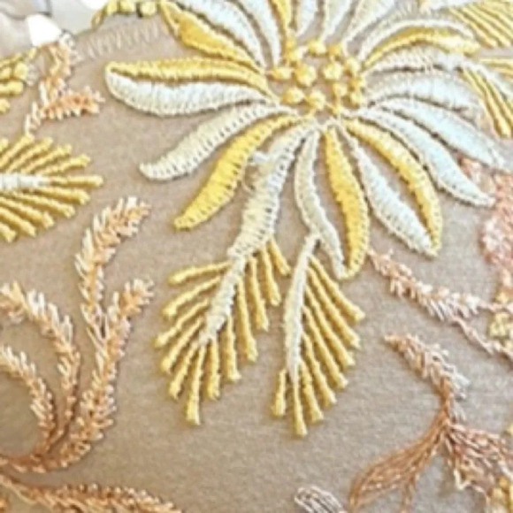 Lise Charmel Fleur Aphrodite Lace Floral Bra with underwire 28B MSRP $191 - Picture 12 of 13